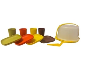 Vintage Tupperware Kids Play Cake Set - Serving Set 1970's - Picture 1 of 3
