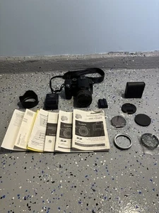 Panasonic LUMIX DMC-FZ30 8.0MP Digital Camera Black w/ Charger - Picture 1 of 7