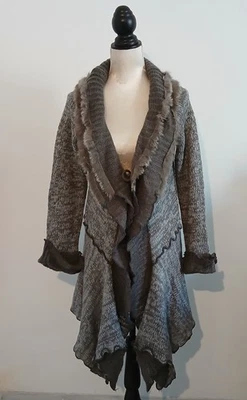 STRICKJACKE GR. S/M  30%WOLLE  GRAU MIT FELLBESATZ   LANGARM, ZIPFELIG  - Bild 1 von 4
