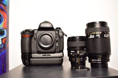 0033x Nikon F6, MB-40, DK-17M, 60mm f/2.8D, 70-210mm f/4.5-5.6D, 2024 Service Foto 1 de 4