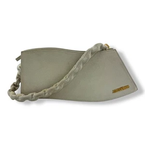 Bolso de Hombro Jacquemus Vago Asimétrico Cuero Gris - Imagen 1 de 9