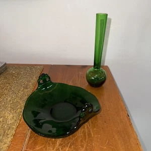 Vintage Emerald Green 5.5” Dia Bowl Swirl Ruffled Rim & 6.5” Bud Vase - Picture 1 of 9