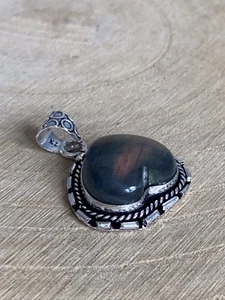 Colgante en forma de corazón de labradorita enchapado en plata de ley 925 hecho a mano vintage boho - Imagen 1 de 3