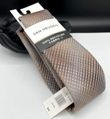 Corbata de poliéster para hombre Van Heusen ~ beige ~ cuadros y cuadros ~ NUEVA PRECIO DE VENTA SUGERIDO POR EL FABRICANTE: $45. Foto 1 de 3