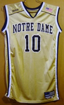 CAMISETA DE BALONCESTO UNIVERSITARIO NOTRE DAME FIGHTING IRLANDÉS #10 Dorada Adidas Talla M Foto 1 de 4