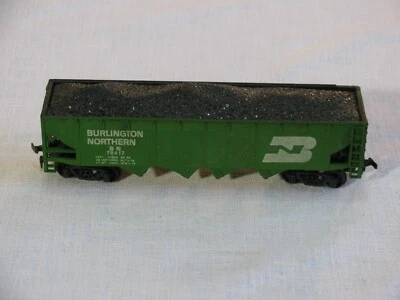 Vtg Lionel HO Scale 4 Bay Hopper w/Coal Load, BN Burlington Northern #78417 rr - Image 1 of 4