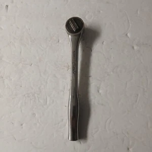 Matco Tools BR8 3/8" Drive 7 3/4" Long Round Head Chrome Smooth Handle Ratchet - Picture 1 of 7