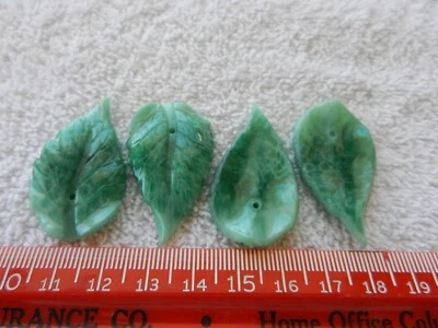 ВИНТАЖНЫЙ ЗАПАДНОГЕРМАНСКИЙ СТЕКЛЯННЫЙ НЕФРИТОВЫЙ ЛИСТ, 35 X 23 ММ - Изображение 1 из 4