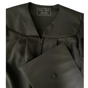 Oak Hall Graduation Cap And Gown 5’6-5’8 Black - Picture 1 of 4