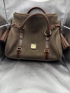 Bolso Florentino Dooney & Bourke Med. Marrón con herrajes dorados - Imagen 1 de 14