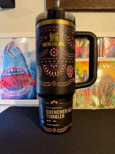 Vaso Stanley Quencher H2.0 30oz | Midnight Catrina Día de Los Muertos - Imagen 1 de 6