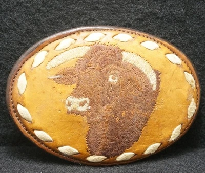 XA01168 VERY COOL VINTAGE 1970s **BULL COW** ANIMAL ARTWORK LEATHER BELT BUCKLE - Image 1 of 2
