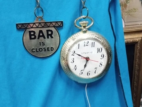 1960 Style Spartus Pocket Watch Style Vintage Backwards Wall Bar Clock Cover