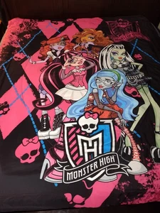 Monster High Bed Set; Rev. Comforter, Sheets Set, Pillow Case & 2 Curtain Panels - Picture 1 of 7