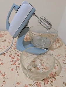 Vintage WESTINGHOUSE Mixer Battitori Pyrex Ciotole FM-561 Funziona Blu Tiffany (video) - Foto 1 di 19
