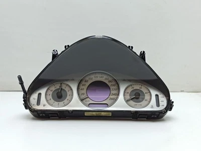 Cuadro de instrumentos velocímetro Mercedes-Benz E W211 LHD Foto 1 de 4