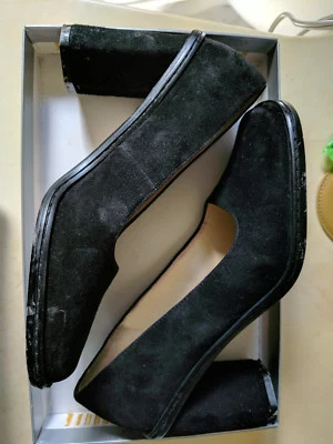 BISOU BISOU sueude Black Pumps Heels Size 7M  EUC - Image 1 of 4