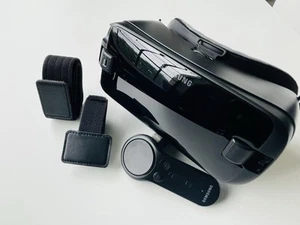 Gafas Samsung Gear VR Modelo SM-R324 con control remoto alimentado por Oculus - Imagen 1 de 18