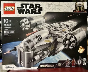 Nicht mehr im Handel erhältlich LEGO Star Wars: The Mandalorian The Razor Crest #75292 in LEGO Mailer - Bild 1 von 5