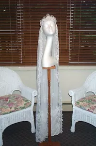 Bridal Veil, French Embroidered Tulle, Lace Edging, Pearled & Beaded Crown - Picture 1 of 2