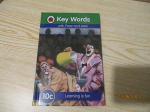 LADYBIRD BOOK KEY WORDS WITH PETER AND JANE 10c Learning is Fun - Picture 1 of 2