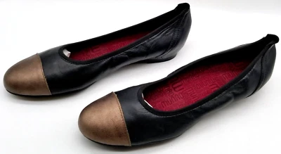 Puntera plana Munro Henlee II para mujer cuero negro metálico 7,5 N Foto 1 de 4