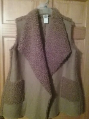 Rod's Western Wear Women's 2X Outerwear Vest New - Image 1 of 4