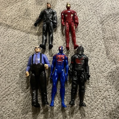 Figuras de acción DC Marvel Fortnite Penguin Spider-Man Caballero Negro Iron Man Thor Foto 1 de 4