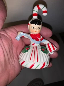 Adorable Bastón de Caramelo de Navidad Geo Z Lefton Años 50 Niña con Campana Corona 90401 - Imagen 1 de 21
