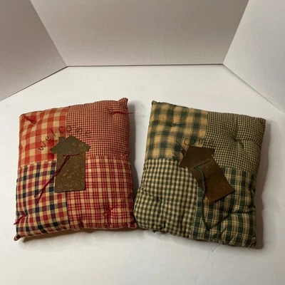 Set of 2 Vintage Farmhouse Welcome House Primitive Patchwork Square Pillows - Image 1 of 4