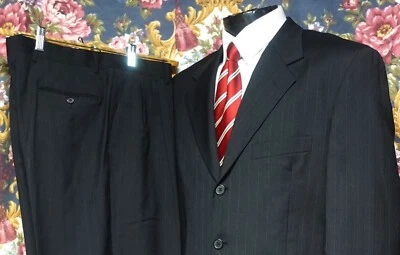 Ungaro Paris Uomo Dark Charcoal Gray Pinstripe Suit 41R - Image 1 of 4