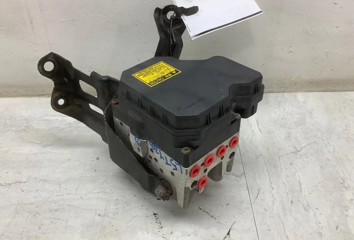 Bomba actuador freno antibloqueo ABS Toyota Camry 2003-2006 Foto 1 de 3