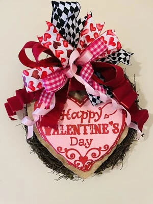 18inch Grapevine Red Pink Happy Valentines Day Wreath Wall Door Decor - Image 1 of 4