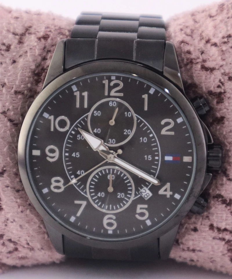 Reloj Pulsera Tommy Hilfiger Hombre Cronógrafo Todo Negro Con "Fecha" Excelente Funcionamiento Foto 1 de 4