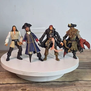 Set 4 action figure Pirati dei Caraibi Disney Zizzle - Foto 1 di 17