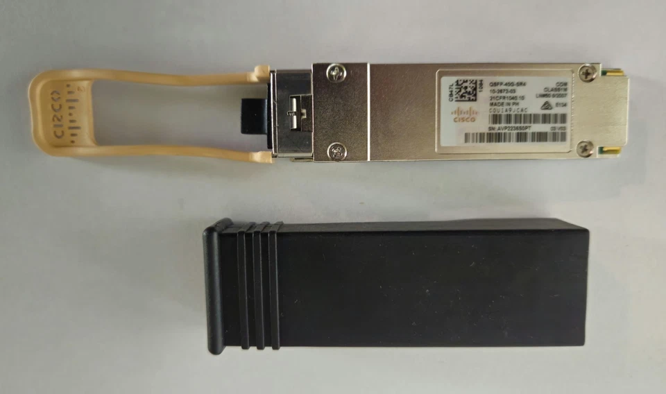 Cisco Original QSFP-40G-SR4 Transceiver Module 40GBASE  MPO Connector - Bild 1 von 3