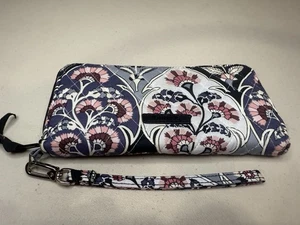Vera Bradley RFID Acordeón Muñequera Billetera Ornamentado Patrón Flores Azul Púrpura - Imagen 1 de 5