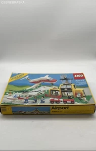 LEGO 6392 Classic Town Airport Set from 1985 - Picture 1 of 12