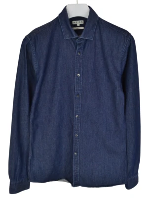 Camisa Slim Fit Para Hombre SMALL De Mezclilla Con Cuello Abierto Y Botones Azul - Imagen 1 de 4