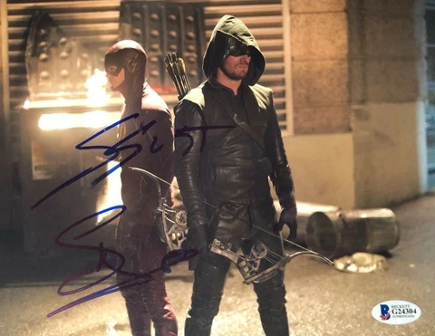 Grant Gustin Stephen Amell signed autogrphed 8x10 photo Flash Arrow BECKETT BAS Cover