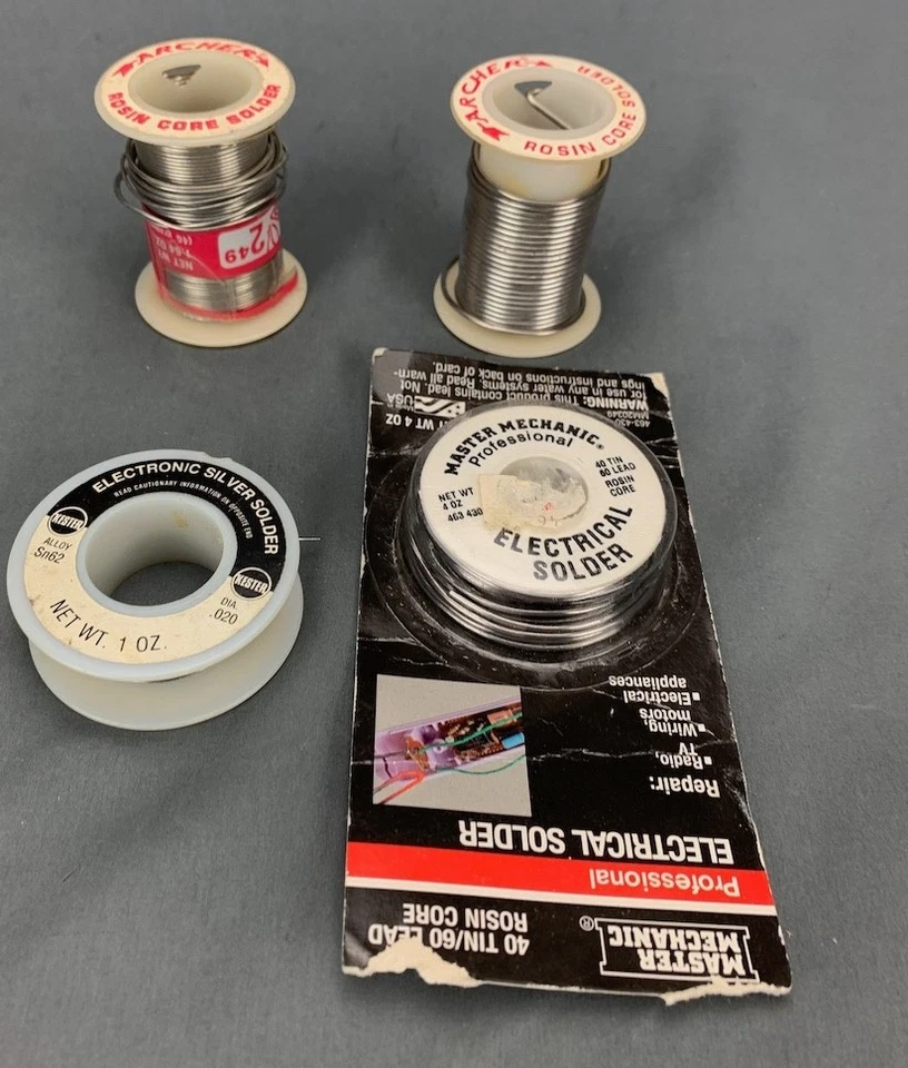 Lote de 4 carretes de soldadura: 1x cojinete de plata soldadura y 3x carretes de soldadura con núcleo de colofonia T0175 Foto 1 de 4