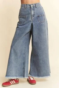 Davi & Dani Patch Pocket Wide Leg Culotte Jeans - Picture 1 of 13