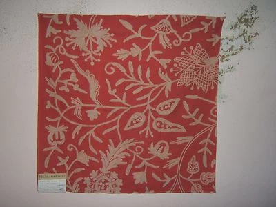 Highland Court,Kingston Crewel,Floral Crewel,27 英寸 W X 27 英寸 L,各种颜色 — 第 1/4 张图片