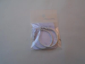 Enamelled Hoop Earrings Thin Tubular White Small 3cms New - Picture 1 of 2