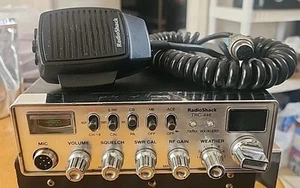 Vintage Radio Shack TRC 446 Mobile In Vehicle CB Radio- with Microphone UnTEsted - Picture 1 of 16