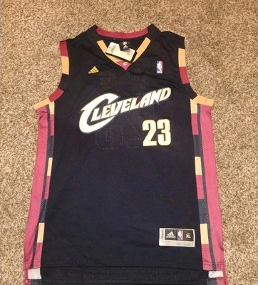 Camiseta XL LeBron James 2003 Cleveland Cavaliers NBA Rookie Nueva Azul Marino Foto 1 de 2