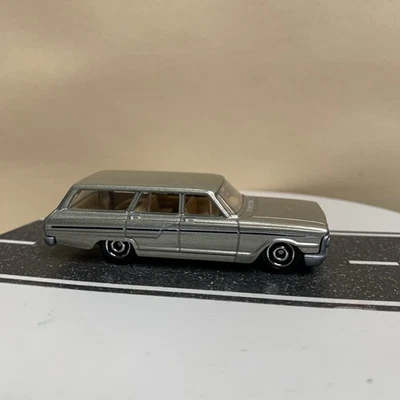 Ford Fairlane Station Wagon 2017 Matchbox 1964 bronce claro/oro 1:64 casi nuevo Foto 1 de 4