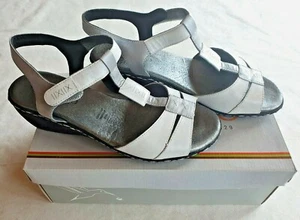 Sandales en cuir blanc et gris neuves Geo Reino Fubini taille 40 (pa) - Imagen 1 de 5