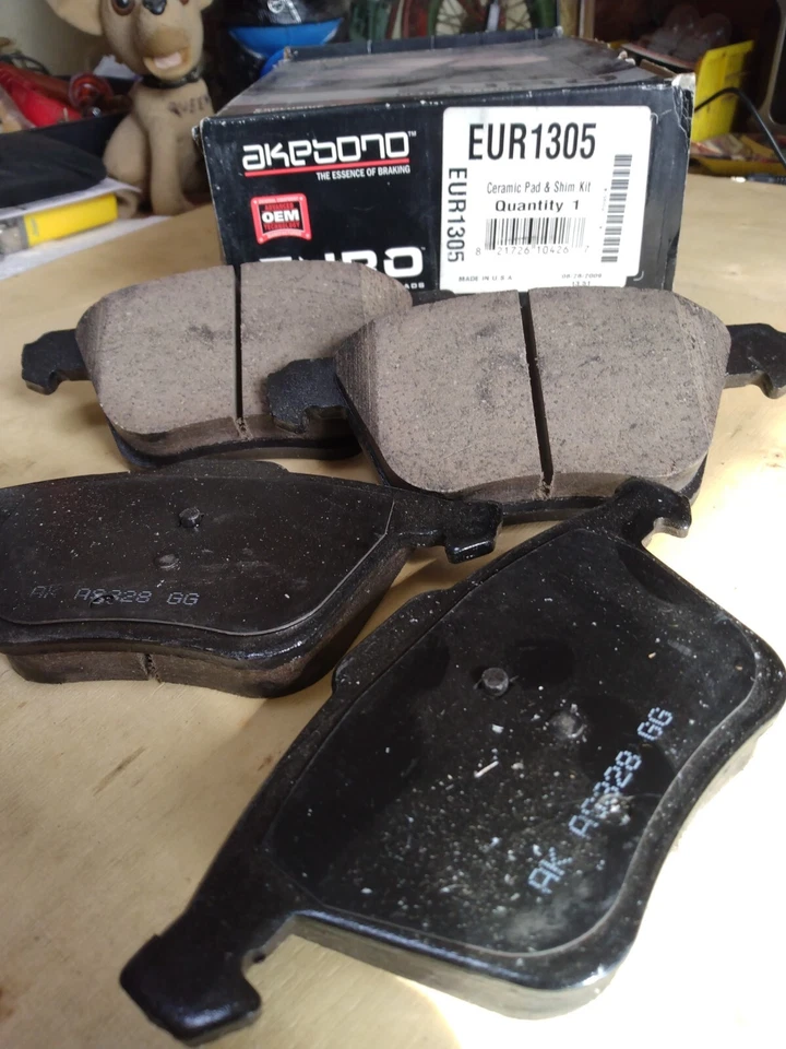 AKEBONO 超高级碟刹垫 2007 - 2017 沃尔沃 XC70 S80 S60 — 第 1/1 张图片
