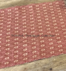 Primitive Packville Rose Cranberry Linen Color 34" Square Table Topper - Foto 1 di 2